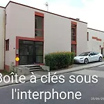 Le Guynemer - Spacieux T2 - Terrasse Avec Vue - Secteur Gare Διαμέρισμα Πουατιέ