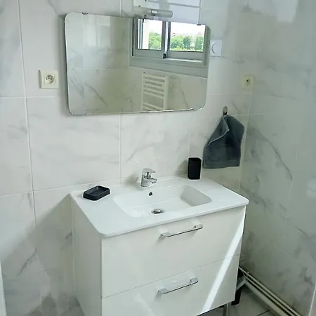 Le Guynemer - Spacieux T2 - 15min Futuroscope - Secteur Gare Apartman
